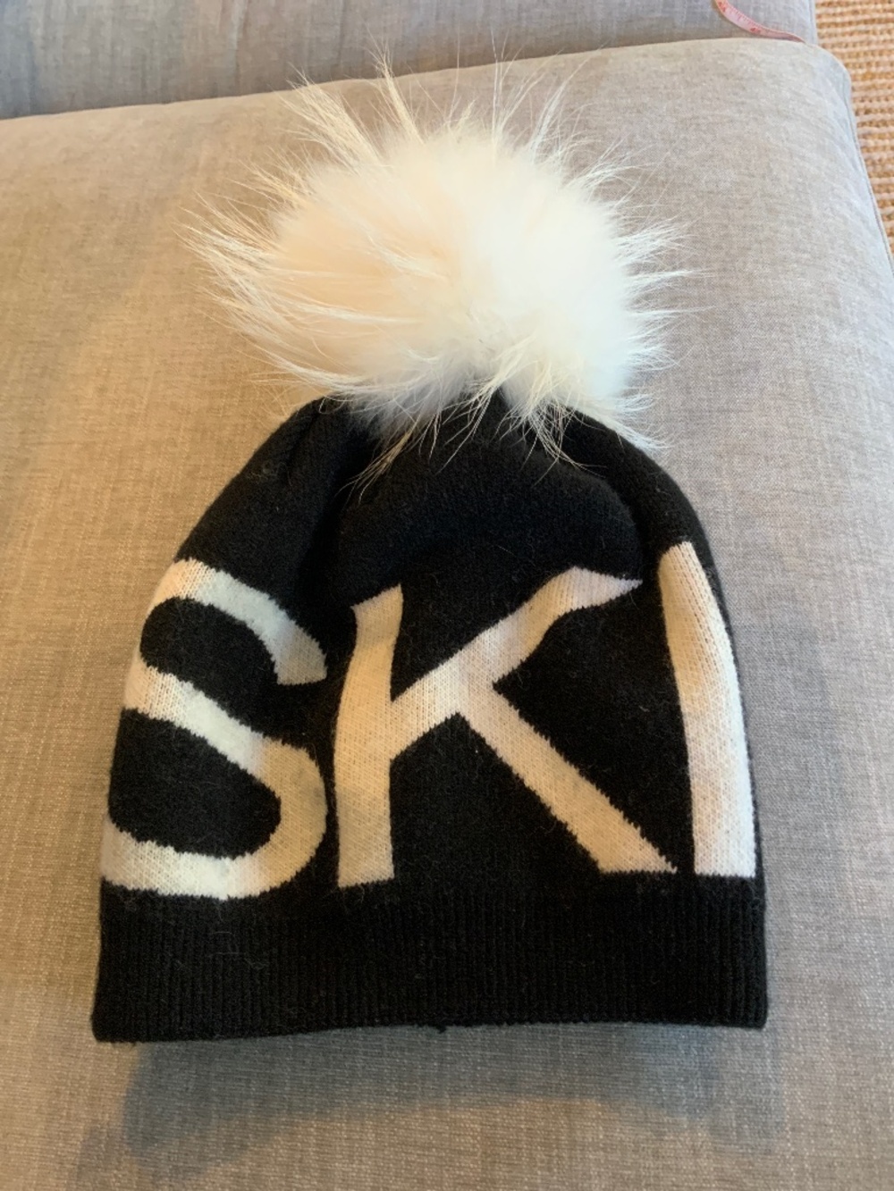 Pom Pom hat